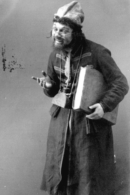 С.В.Волгин (Собинов) — Подъячий в опере М.П.Мусоргского «Хованщина». 1912 год.